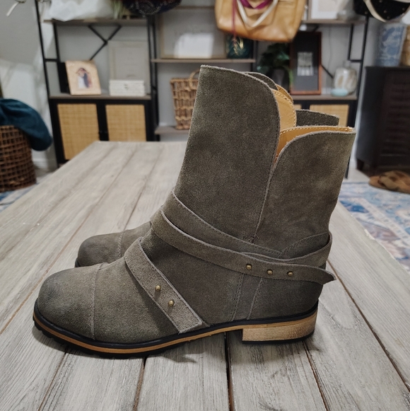 Kelsi Dagger Brooklyn Leather Women's Cyan Suede Boot In Taupe Size 9.5 $295 - Picture 10 of 15